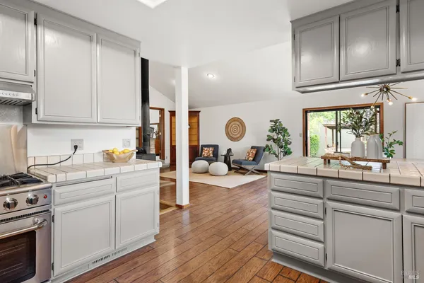 $1,699,000 | 1084 Red Tail Road, Healdsburg, CA 95448