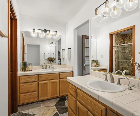 $1,699,000 | 1084 Red Tail Road, Healdsburg, CA 95448