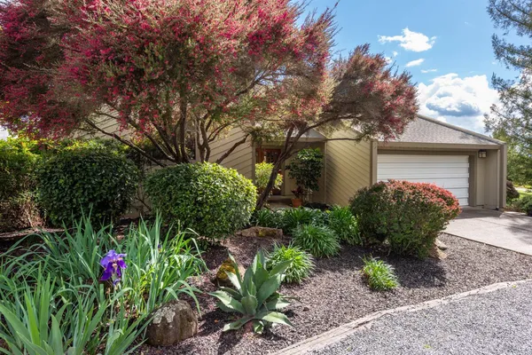 $1,699,000 | 1084 Red Tail Road, Healdsburg, CA 95448