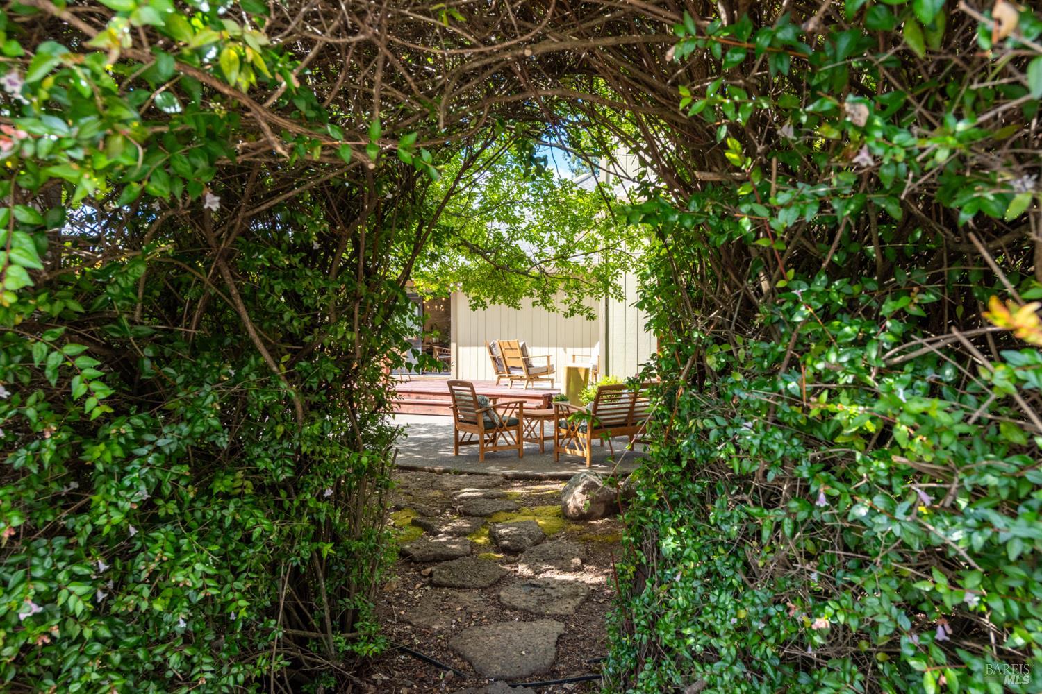 1084 Red Tail Road Healdsburg, CA 95448 - Photo 35 of 59