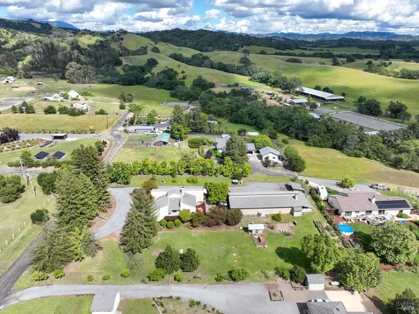 $1,699,000 | 1084 Red Tail Road, Healdsburg, CA 95448