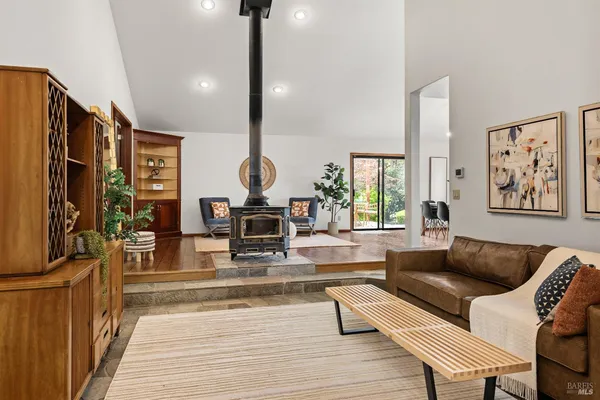 $1,699,000 | 1084 Red Tail Road, Healdsburg, CA 95448