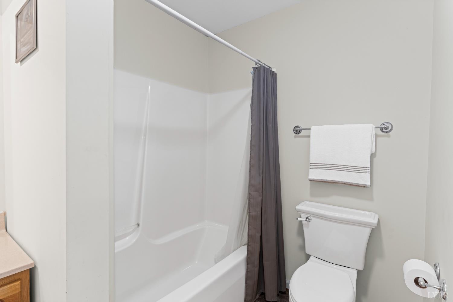 233 View Lane Concord, VA 24538 - Photo 14 of 45 a bathroom with a toilet and a bathtub