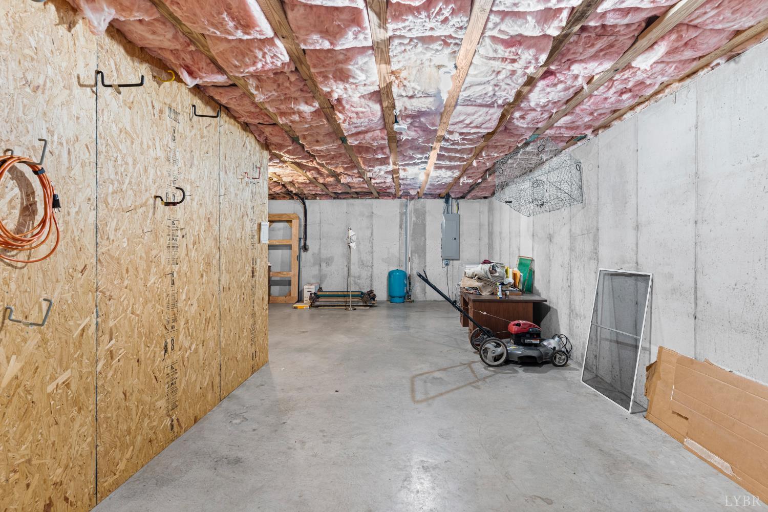 233 View Lane Concord, VA 24538 - Photo 21 of 45 a car parked in front of a building