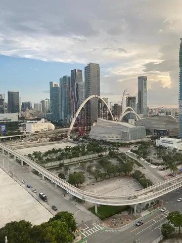 $2,350 | 555 Northeast 15th Street, Unit 25G, Miami, FL 33132