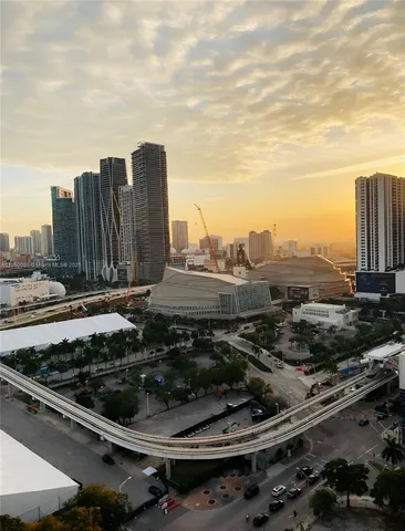 $2,350 | 555 Northeast 15th Street, Unit 25G, Miami, FL 33132