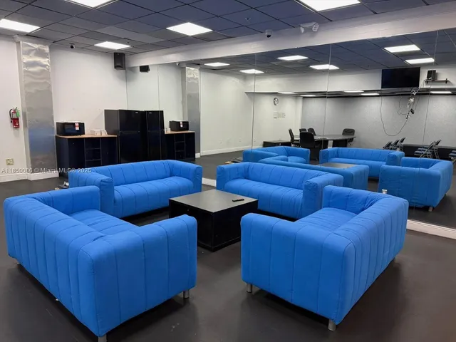 $2,350 | 555 Northeast 15th Street, Unit 25G, Miami, FL 33132