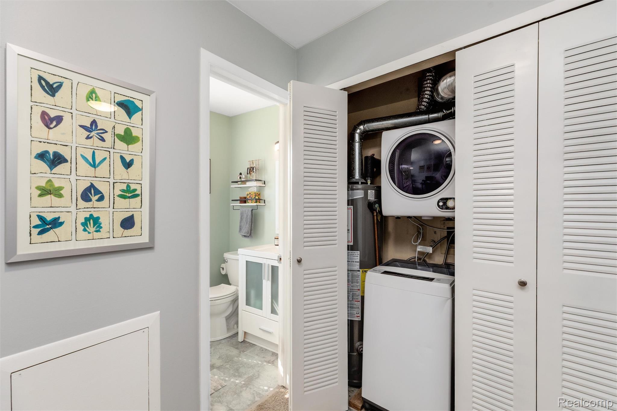 2547 Samoset Road Royal Oak, MI 48073 - Photo 20 of 29 19-2547 Samoset Rd 0018.jpg