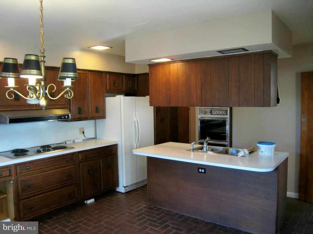 12013 Ridge Road King George, VA 22485 - Photo 7 of 8 Kitchen