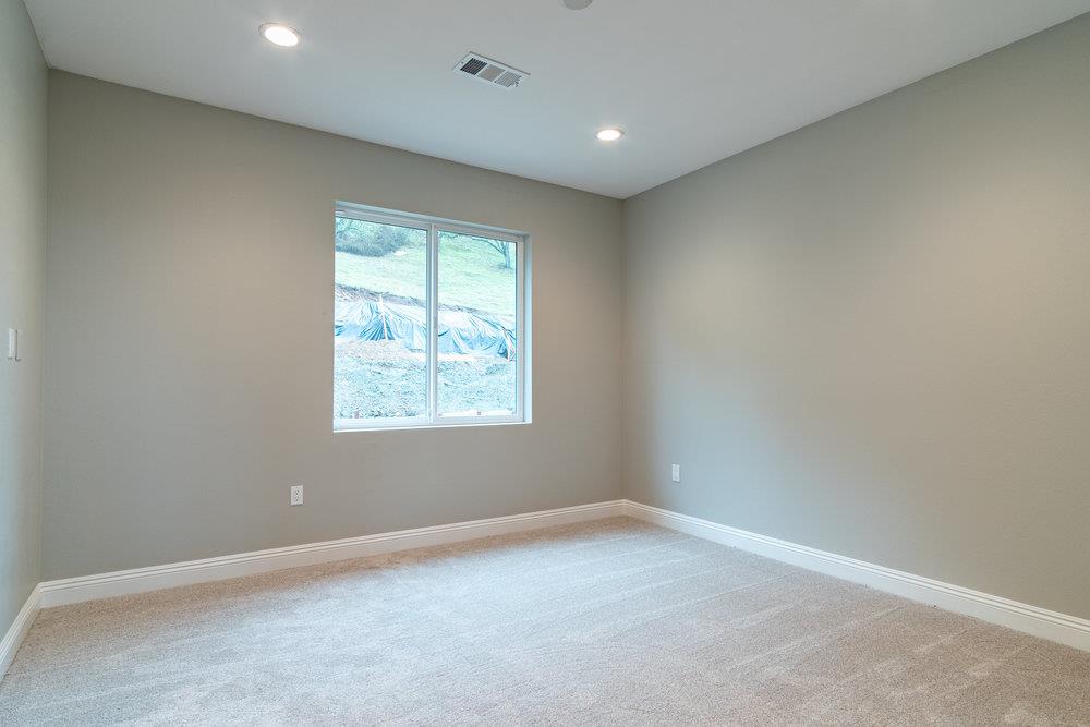 6565 Eagle Ridge Court Gilroy, CA 95020 - Photo 49 of 57 an empty room with a window