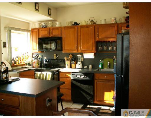 60 Farmingdale Road Fords, NJ 08863 - Photo 3 of 8 Gallery Image 3