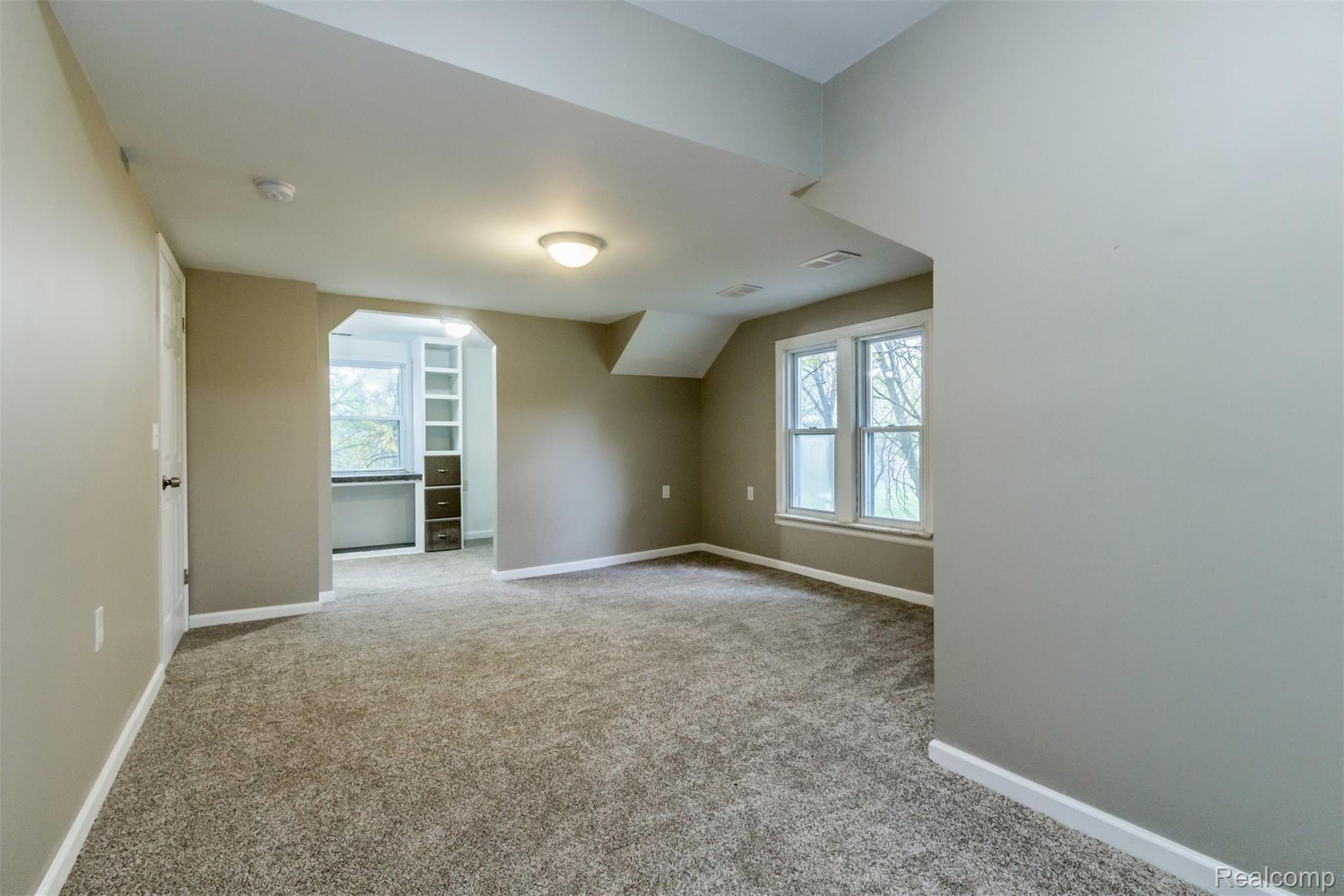 26403 Inkster Road Flat Rock, MI 48134 - Photo 19 of 41 19.jpg