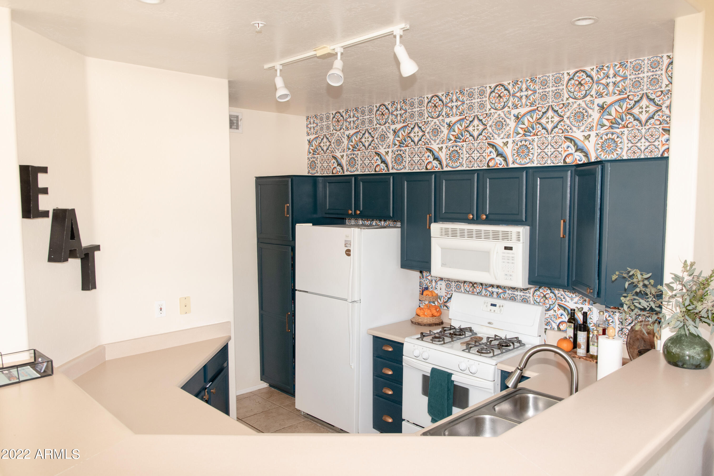 9065 East Gary Road, Unit 105 Scottsdale, AZ 85260 - Photo 6 of 32 Open Kitchen area