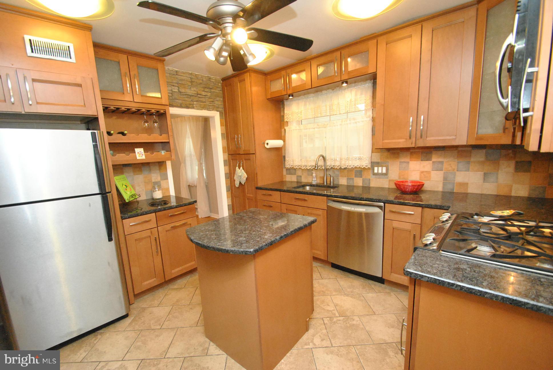 3006 Dunglow Road Baltimore, MD 21222 - Photo 13 of 30 HIGH END CUSTOM CABINETS - TILE FLOOR