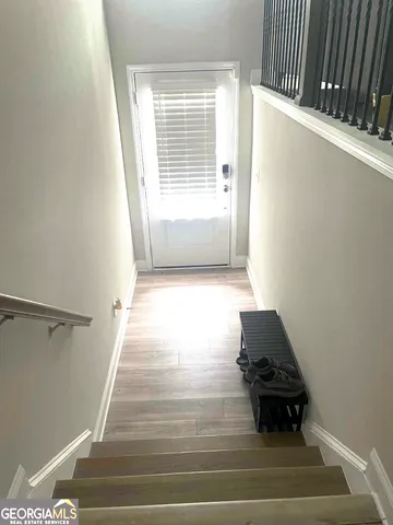 a view of livingroom with furniture