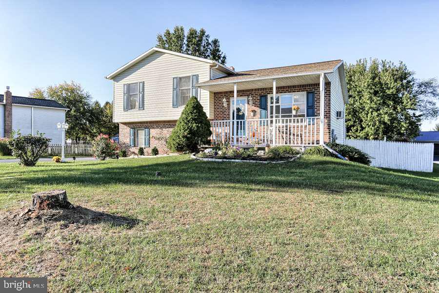 444 Clover Road Etters, PA 17319 - Photo 2 of 23 Gallery Image 2