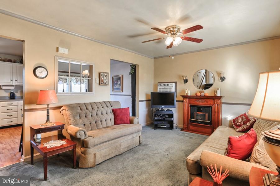 444 Clover Road Etters, PA 17319 - Photo 4 of 23 Gallery Image 4