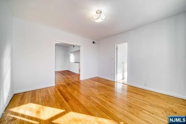 $2,800 | 112 Sunset Avenue, Unit 2, North Arlington, NJ 07031