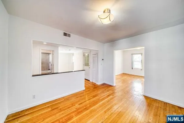 $2,800 | 112 Sunset Avenue, Unit 2, North Arlington, NJ 07031