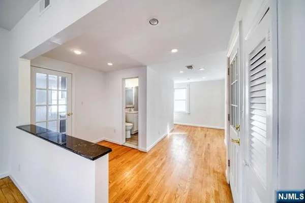 $2,800 | 112 Sunset Avenue, Unit 2, North Arlington, NJ 07031