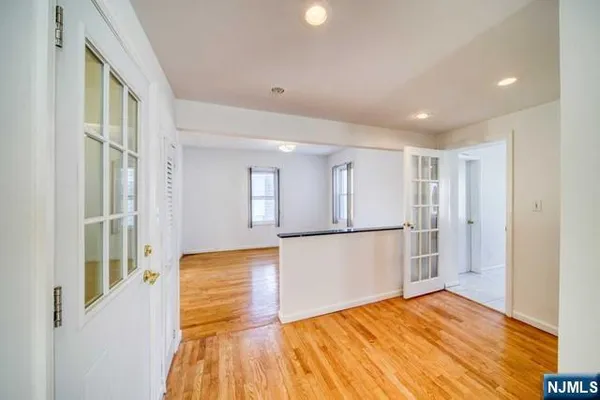 $2,800 | 112 Sunset Avenue, Unit 2, North Arlington, NJ 07031