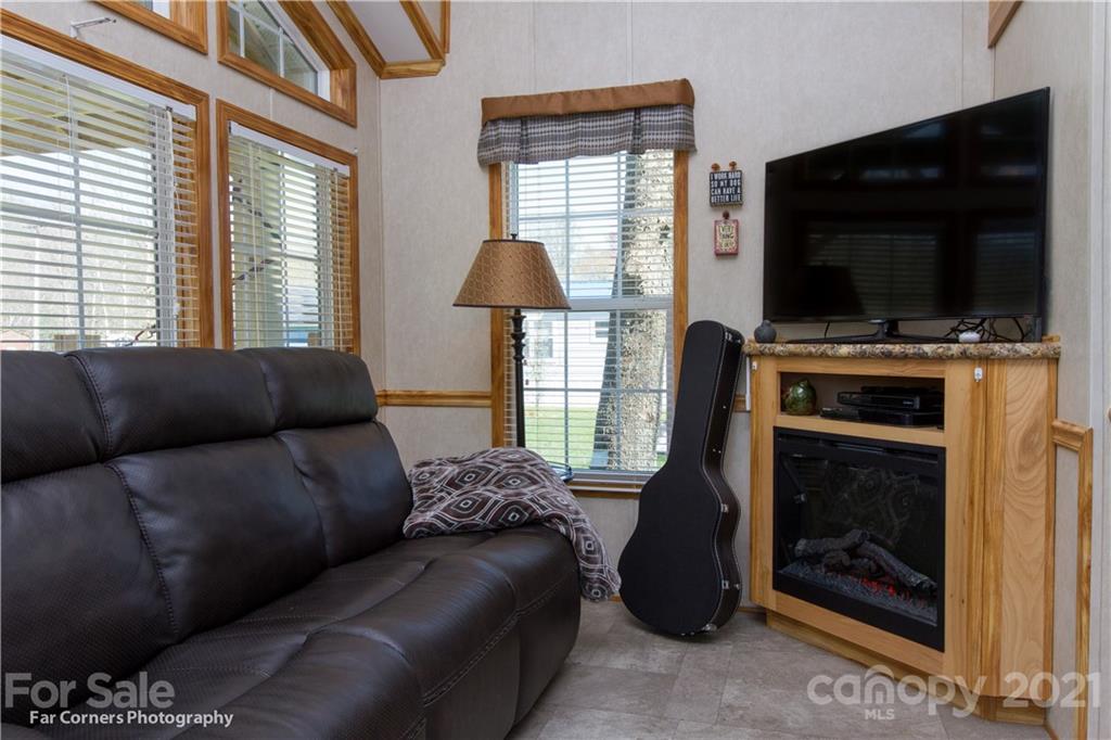 120 Pike Point, Unit 252 Waynesville, NC 28785 - Photo 14 of 24 Gallery Image 14