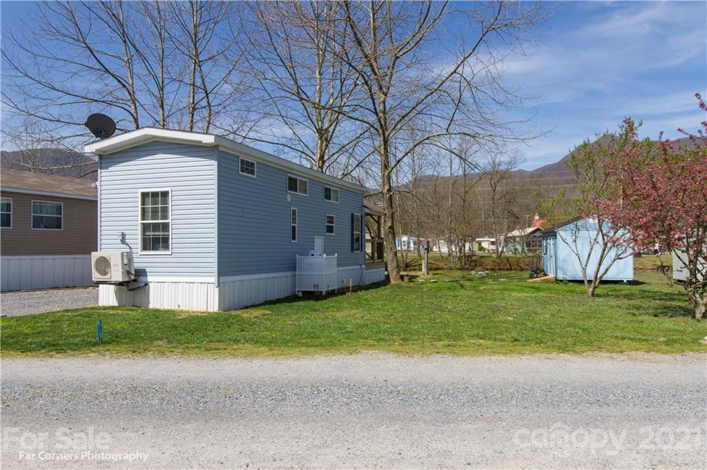 120 Pike Point, Unit 252 Waynesville, NC 28785 - Photo 3 of 24 Gallery Image 3