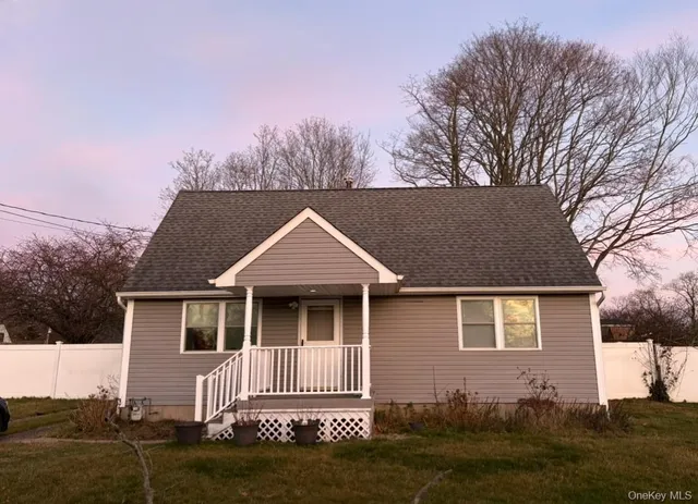 $489,000 | 11 Dianne Avenue, Centereach, NY 11720