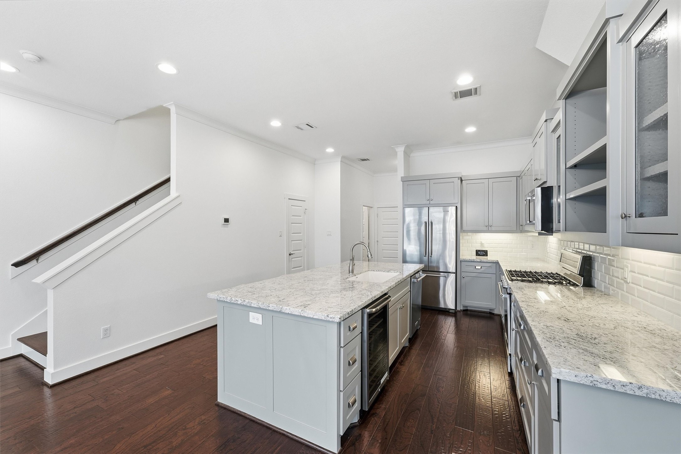 5326 Darling Street Houston, TX 77007 - Photo 8 of 31 Gallery Image 8