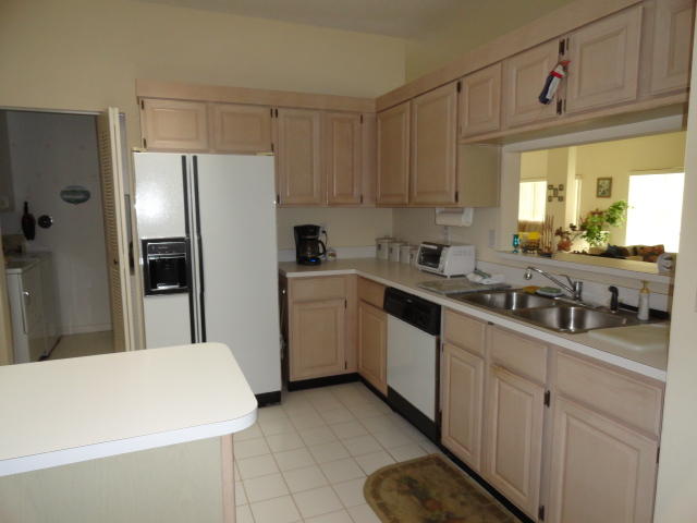 7732 Mansfield Hollow Road Delray Beach, FL 33446 - Photo 6 of 26 KITCHEN