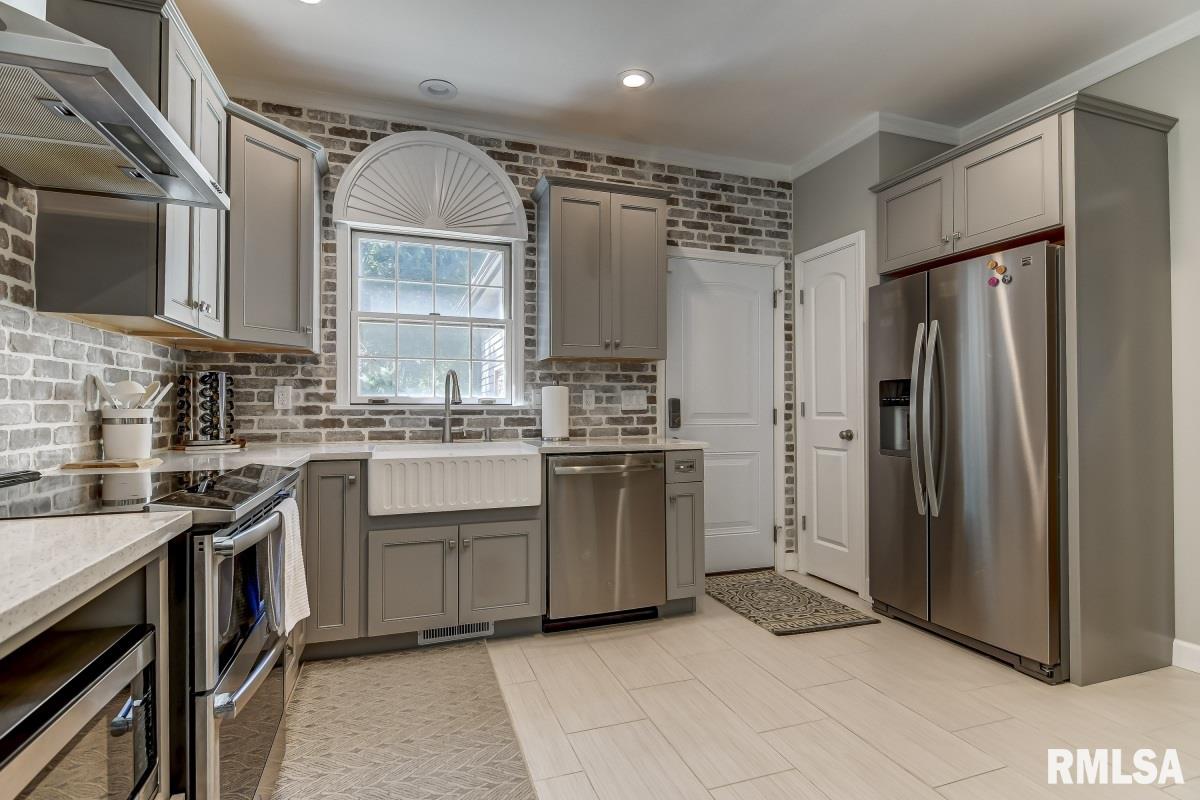800 Fairfax Court Springfield, IL 62702 - Photo 6 of 48