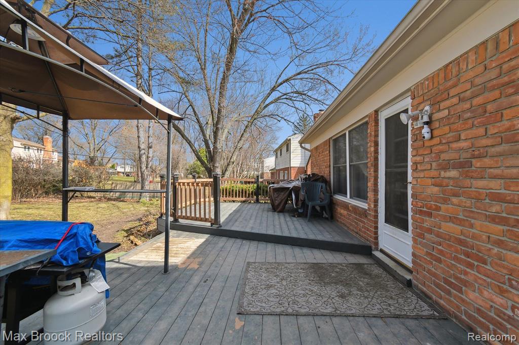 30244 Barwell Road Farmington Hills, MI 48334 - Photo 39 of 44