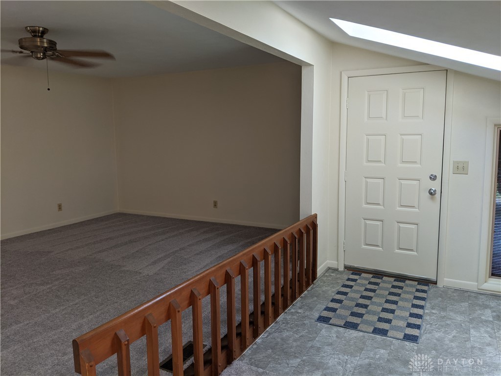 84 Parkhurst Road Dayton, OH 45440 - Photo 4 of 33