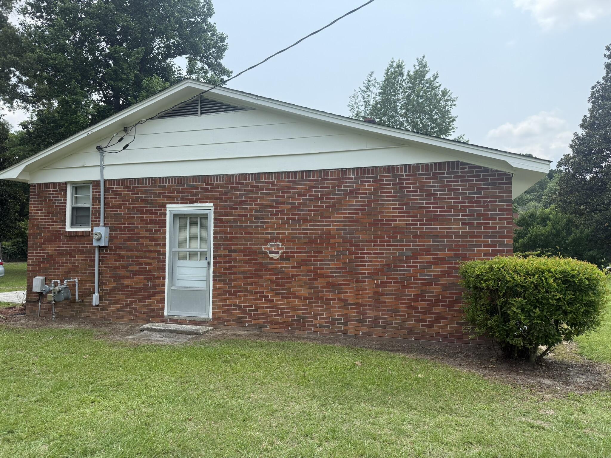 2130 Ivy Road Orangeburg, SC 29115 - Photo 3 of 23 IMG_2472