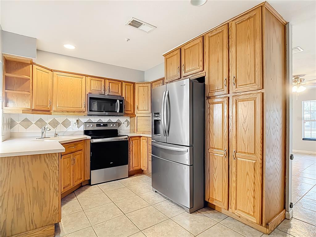 1915 Sylvester Road Lakeland, FL 33803 - Photo 8 of 39