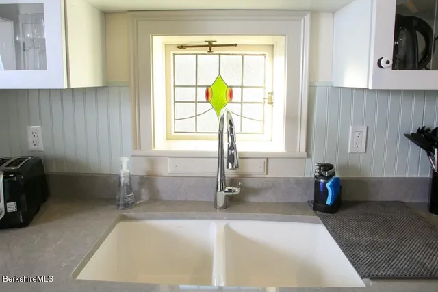 $4,500 | 44 Main Street, Unit #1, Stockbridge, MA 01262