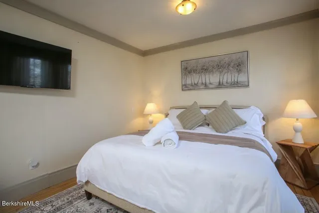 $4,500 | 44 Main Street, Unit #1, Stockbridge, MA 01262