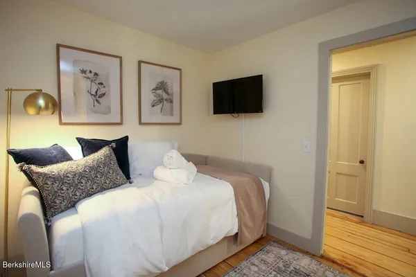 $8,500 | 44 Main Street, Unit #1, Stockbridge, MA 01262
