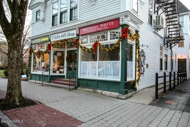 $4,500 | 44 Main Street, Unit #1, Stockbridge, MA 01262