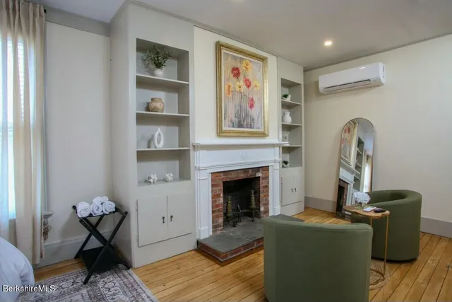 $4,500 | 44 Main Street, Unit #1, Stockbridge, MA 01262