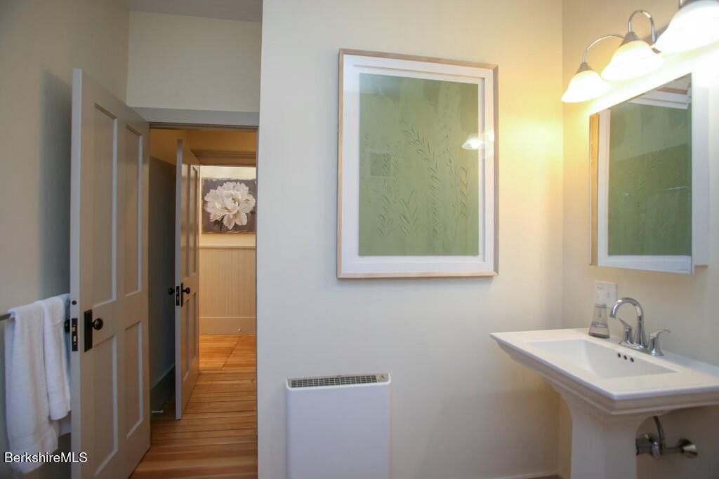 44 Main Street, Unit #1 Stockbridge, MA 01262 - Photo 3 of 20 PRIMARY BATH