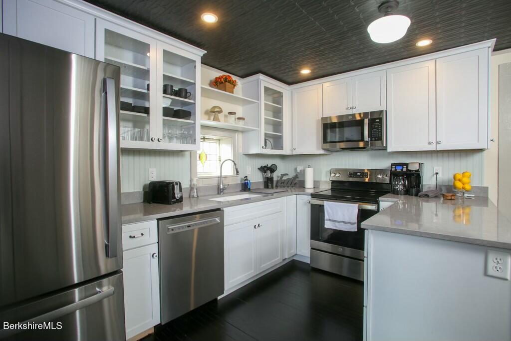 44 Main Street, Unit #1 Stockbridge, MA 01262 - Photo 7 of 20 KITCHEN