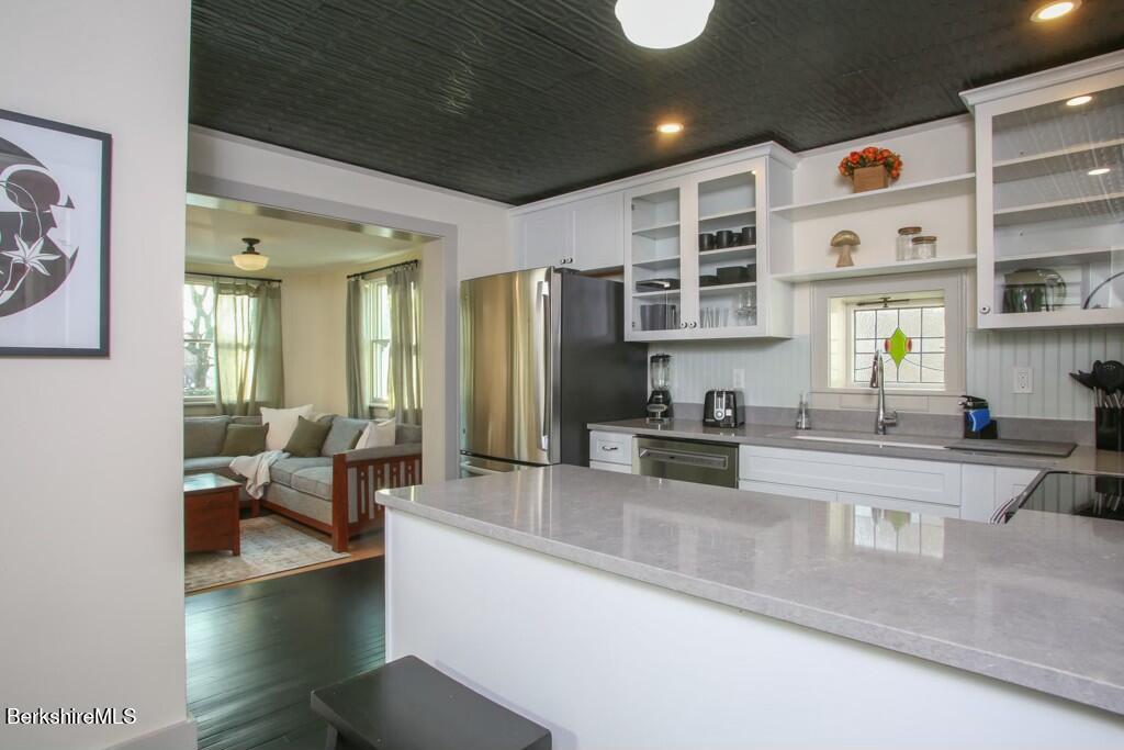 44 Main Street, Unit #1 Stockbridge, MA 01262 - Photo 8 of 20 KITCHEN