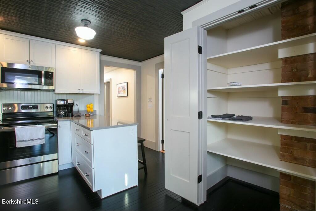 44 Main Street, Unit #1 Stockbridge, MA 01262 - Photo 9 of 20 KITCHEN