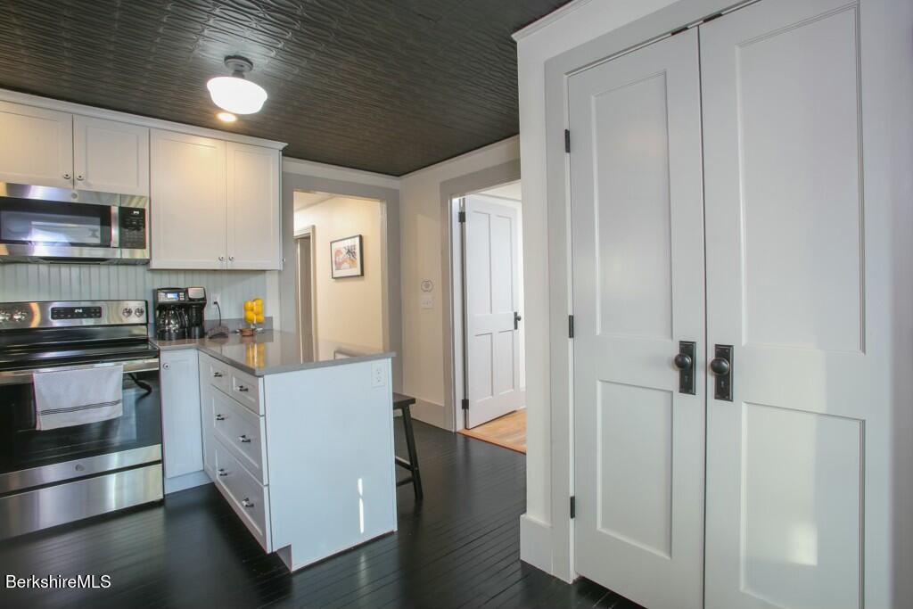 44 Main Street, Unit #1 Stockbridge, MA 01262 - Photo 10 of 20 KITCHEN