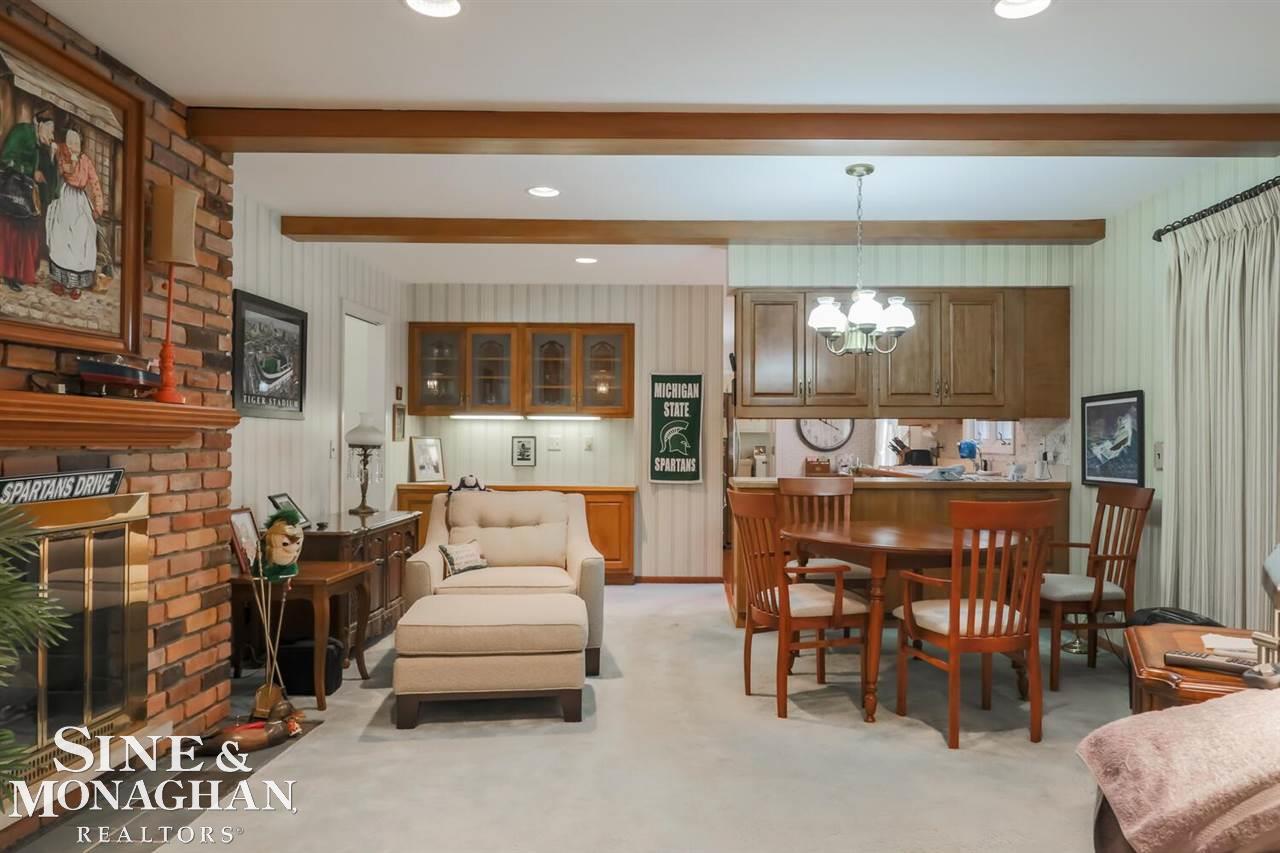 496 Deeplands Road Grosse Pointe, MI 48236 - Photo 13 of 37 50045640-12.JPG