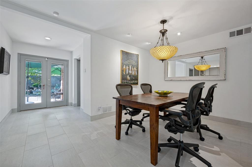 3525 Timberview Road Dallas, TX 75229 - Photo 13 of 31 Gallery Image 13