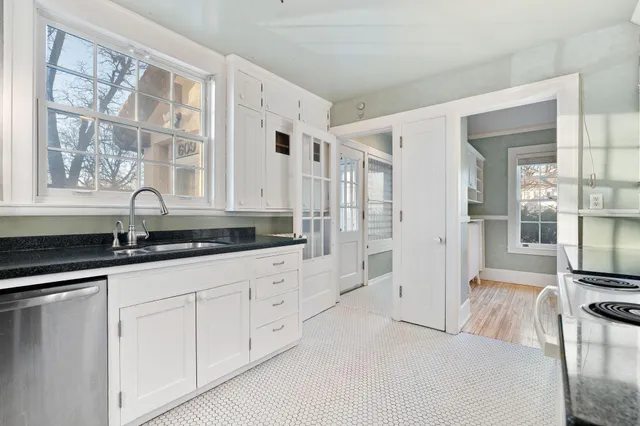 $324,900 | 609 4th Street Northwest, Austin, MN 55912