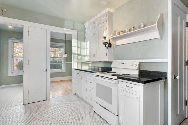 $324,900 | 609 4th Street Northwest, Austin, MN 55912