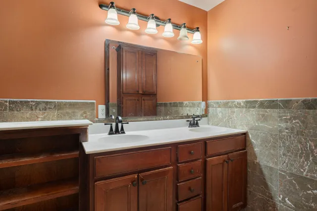 $324,900 | 609 4th Street Northwest, Austin, MN 55912